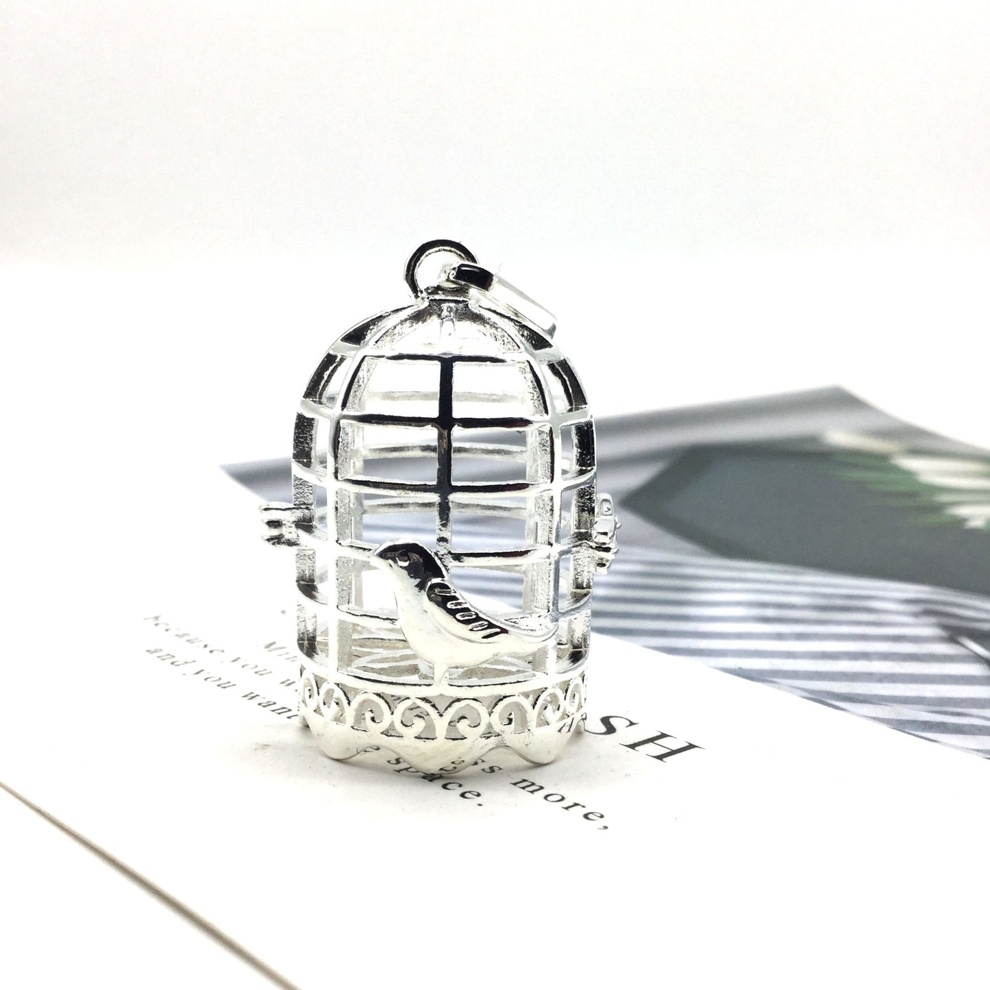 Waist Retro-style Accessories Can Be Installed Lamp Beads Bird Cage Pendant